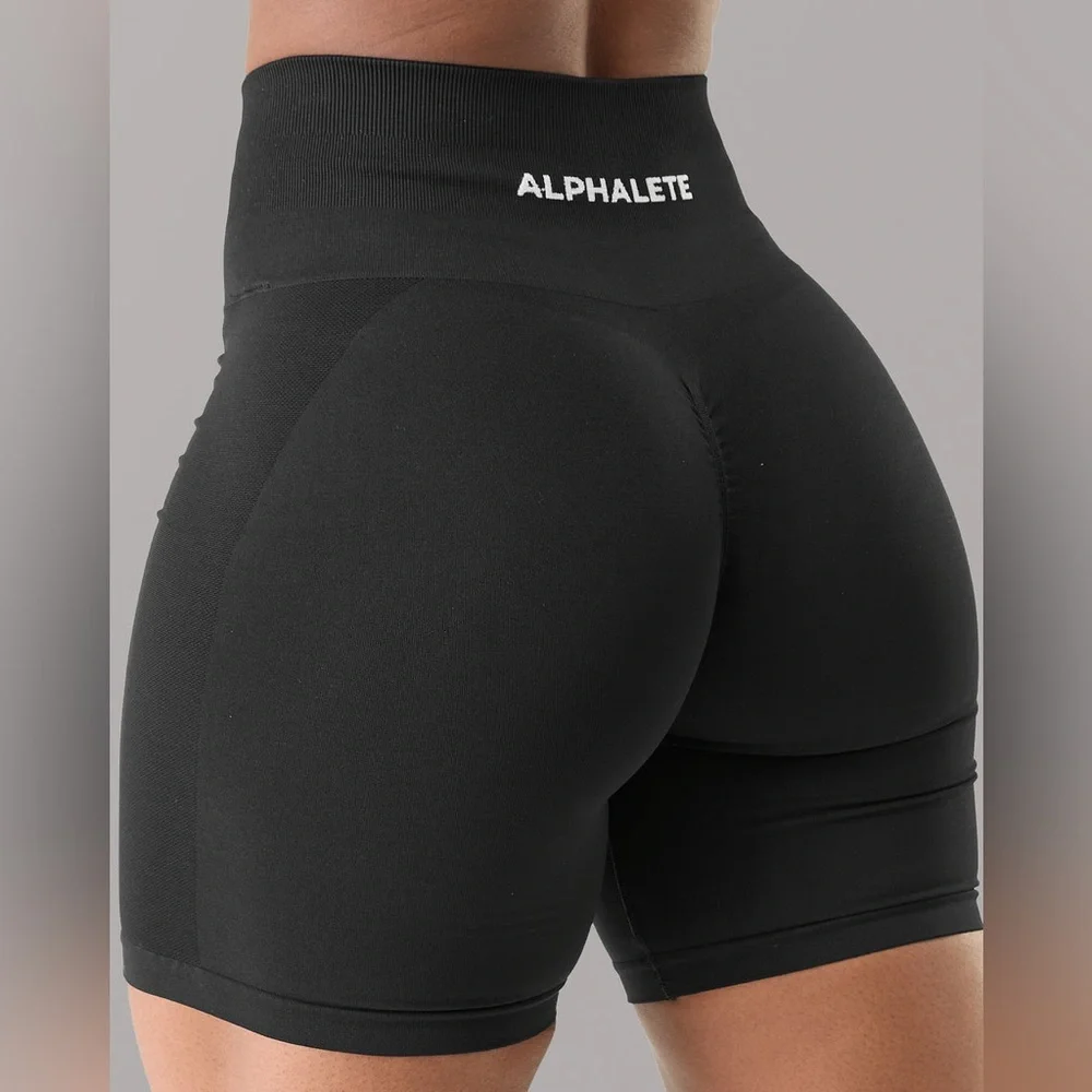 Alphalete • Amplify Short 6.5” Black